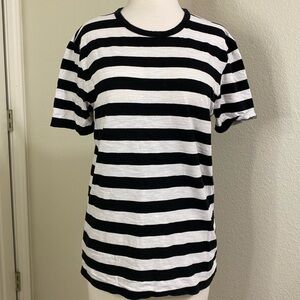 Everlane Cotton Black/White short sleeve Small